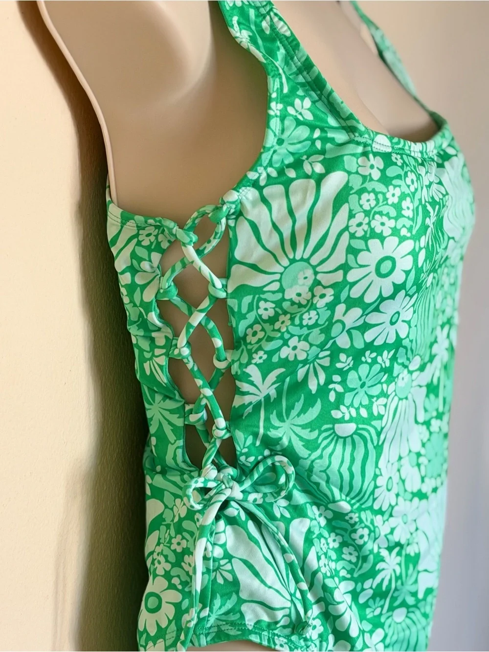 NWT Size Medium Hurley Green Daisy One Piece Swimsuit